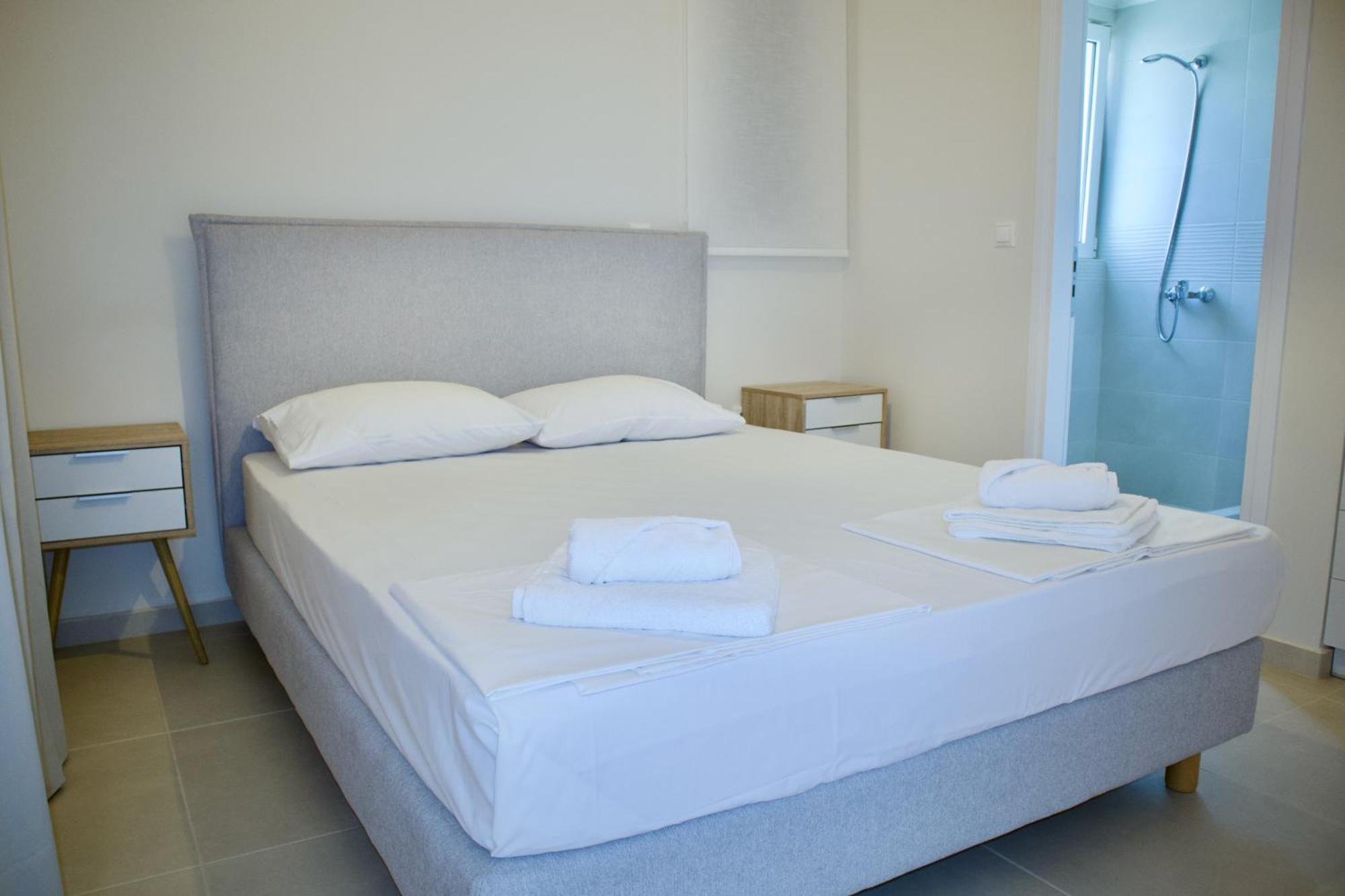 Resitour - Aphrodite Beachfront Pirgos Psilonerou Bilik gambar