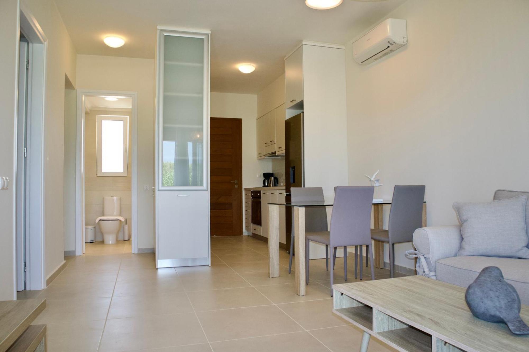 Resitour - Aphrodite Beachfront Pirgos Psilonerou Bilik gambar