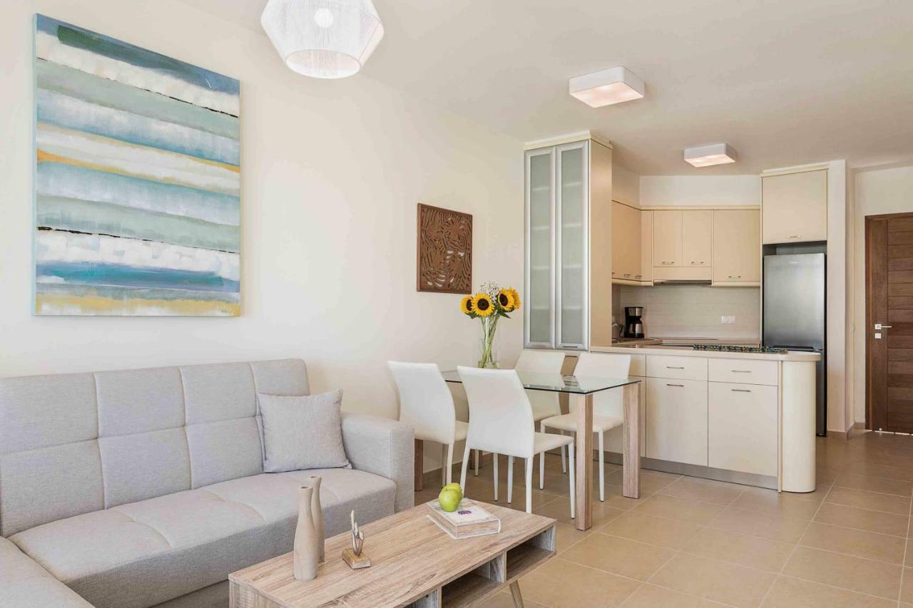Resitour - Aphrodite Beachfront Pirgos Psilonerou Luaran gambar