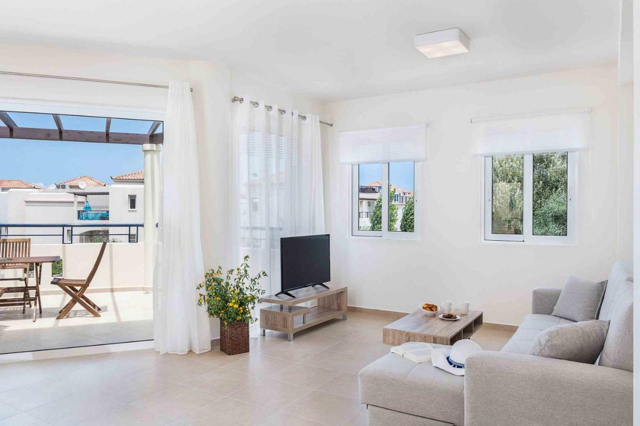 Resitour - Aphrodite Beachfront Pirgos Psilonerou Luaran gambar